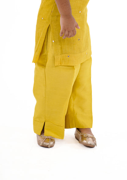 NARGIS KURTA SET (GIRL)